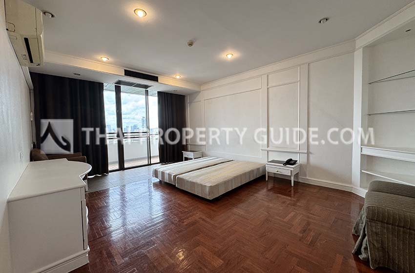 Apartment in Phaholyothin 